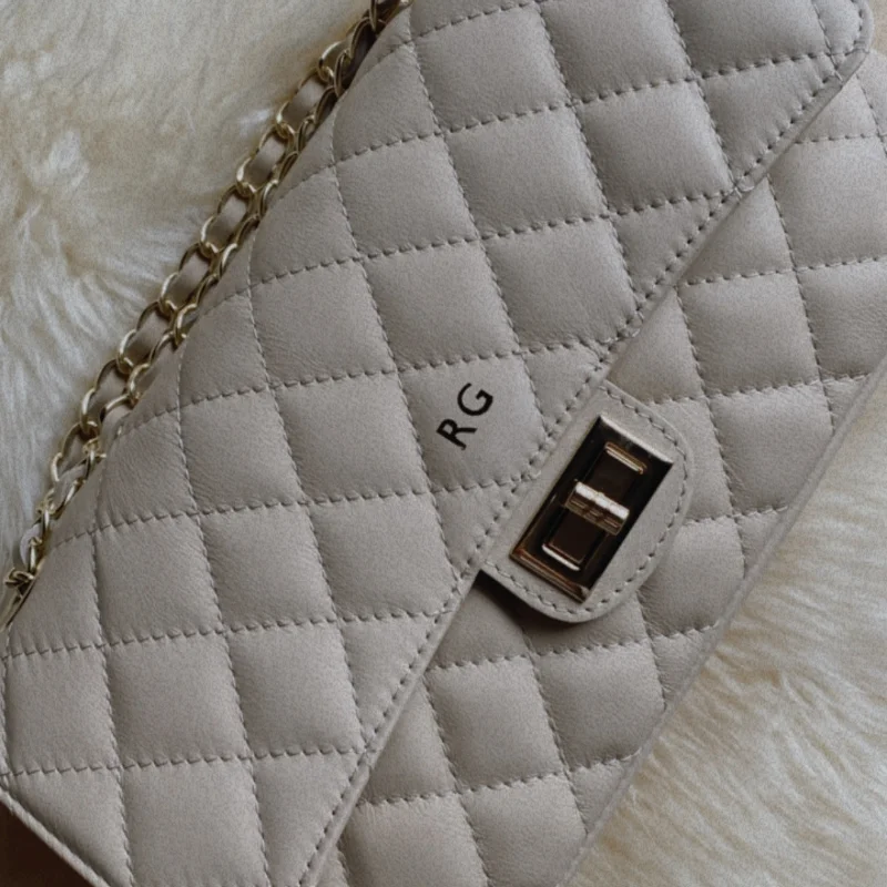 classic-beige-leather-shoulder-bag-gold-personalization classic beige shoulder bag gold personalization