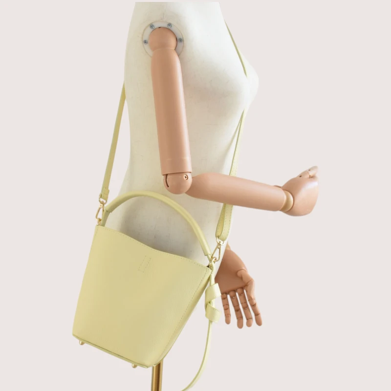 Flow butter yellow leather handbag  crossbody2