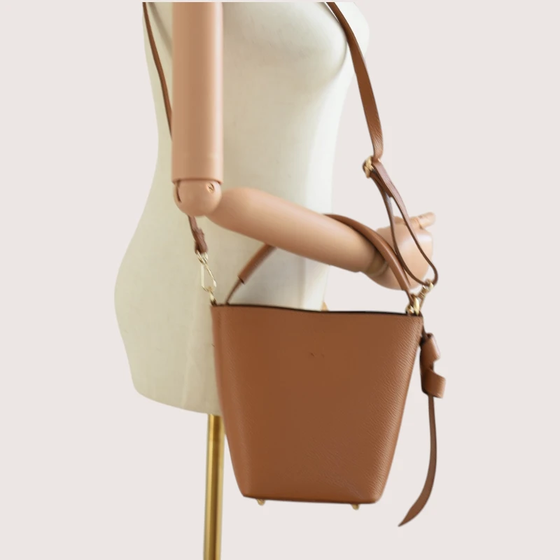 Flow Camel Leather Handbag shoulder detail