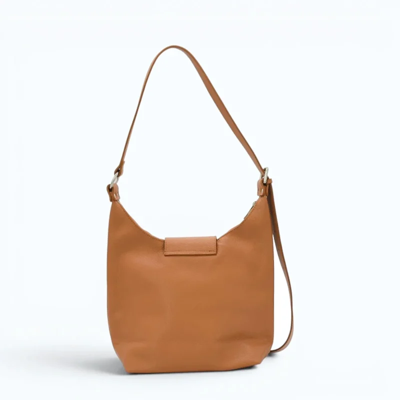 Love Camel Tote Leather Bag back