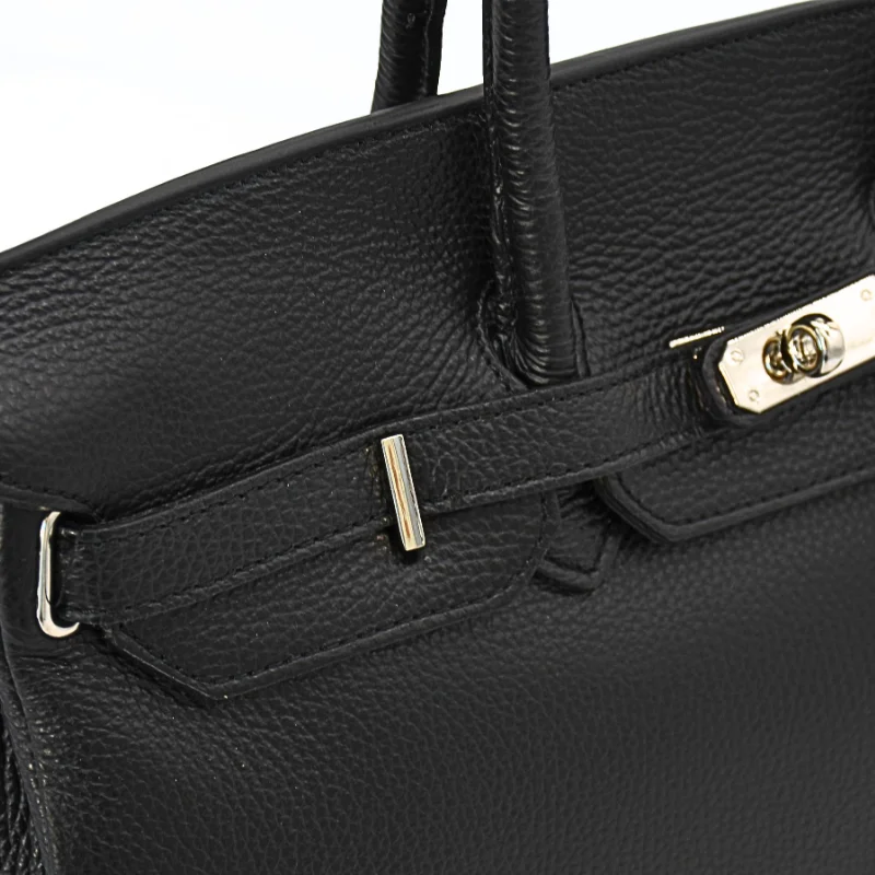 Mary black leather handbag details Mary black leather handbag details