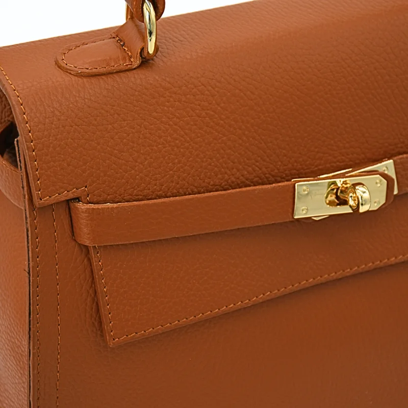 Fashionista camel leather handbag detail