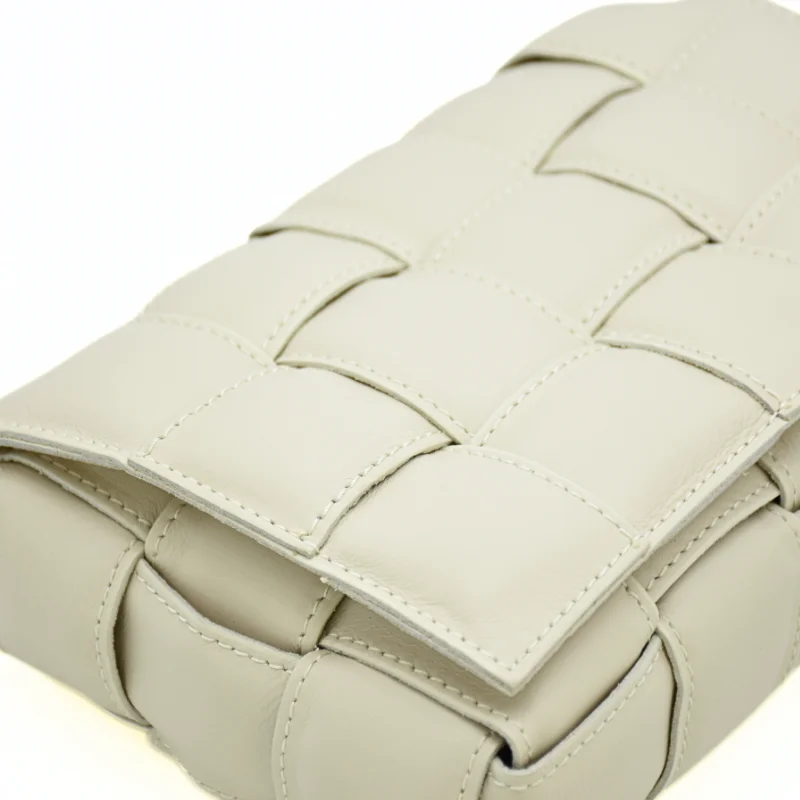 Braid Mala Tiracolo Bege em Pele detalhes Braid Mala Tiracolo Bege em Pele detalhes