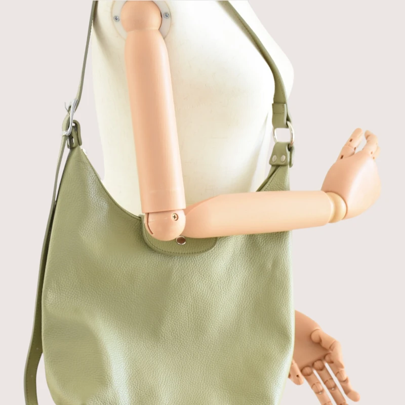 Love pistachio green Tote Leather Bag shoulder detail
