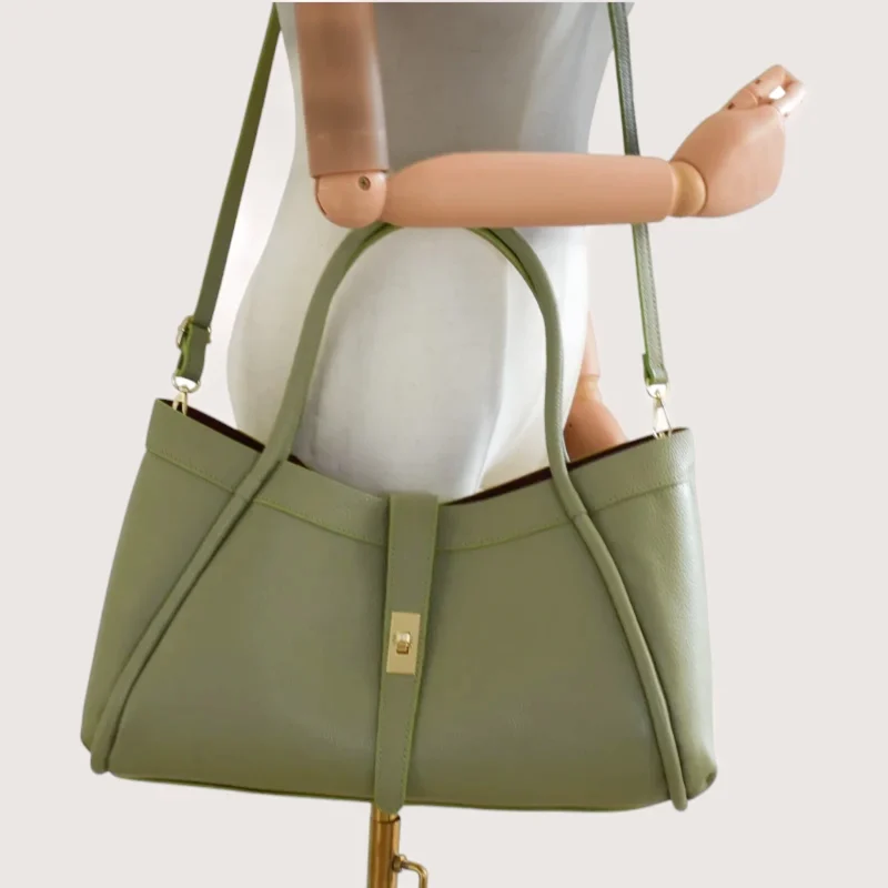 Marge Pistachio Green Leather Handbag crossbody detail