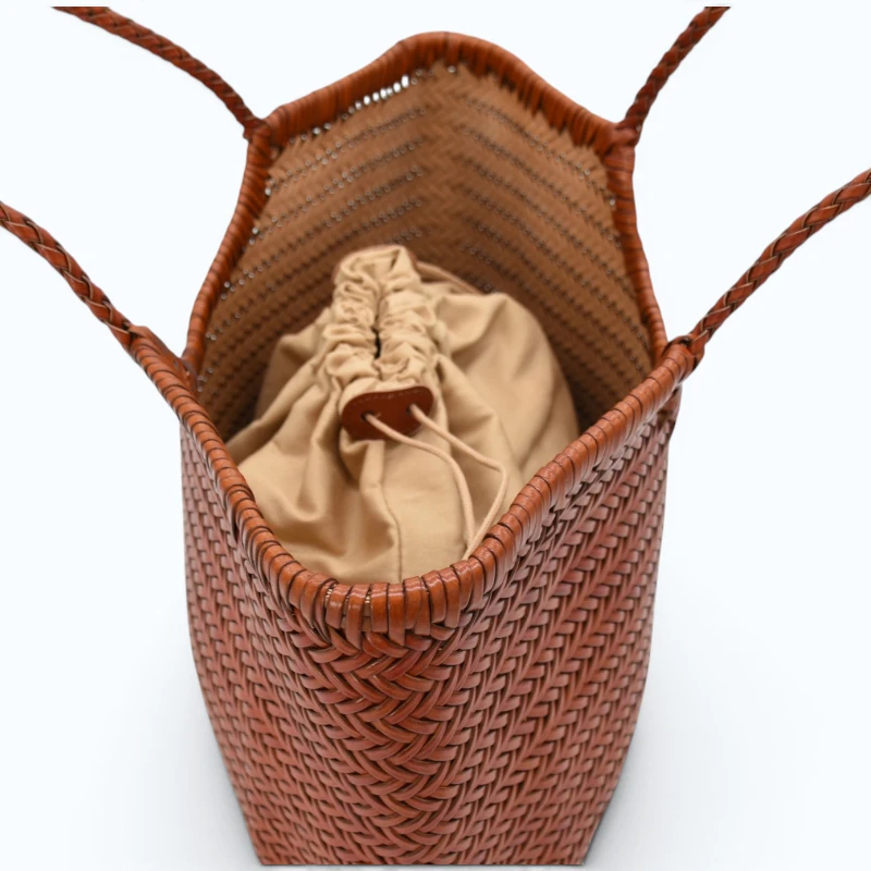summer camel leather tote bag interior details