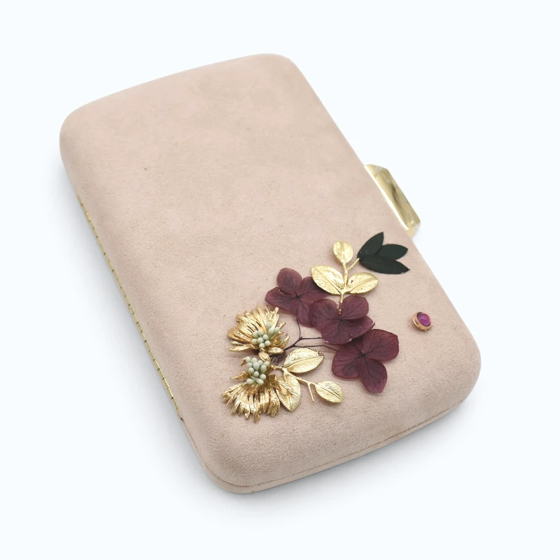 fleur-d-velour-clutch-beige-clutch-lateral fleur d velour clutch beige clutch lateral